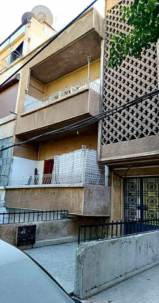 للبيع بناء 4 طوابق مواجه جامع الفتح دمشق مزة جبل