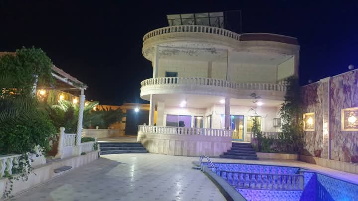 للأجار اليومي و الأسبوعي مزرعة تخديم كامل كهرباء 24/ مزارع غرب المشتل 