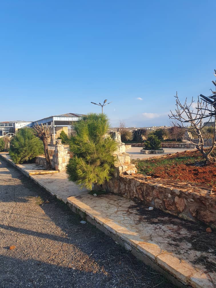 للبيع منتجع الاشقر السياحي حلب الزهراء ٦ دنم بناء 2.2 دنم