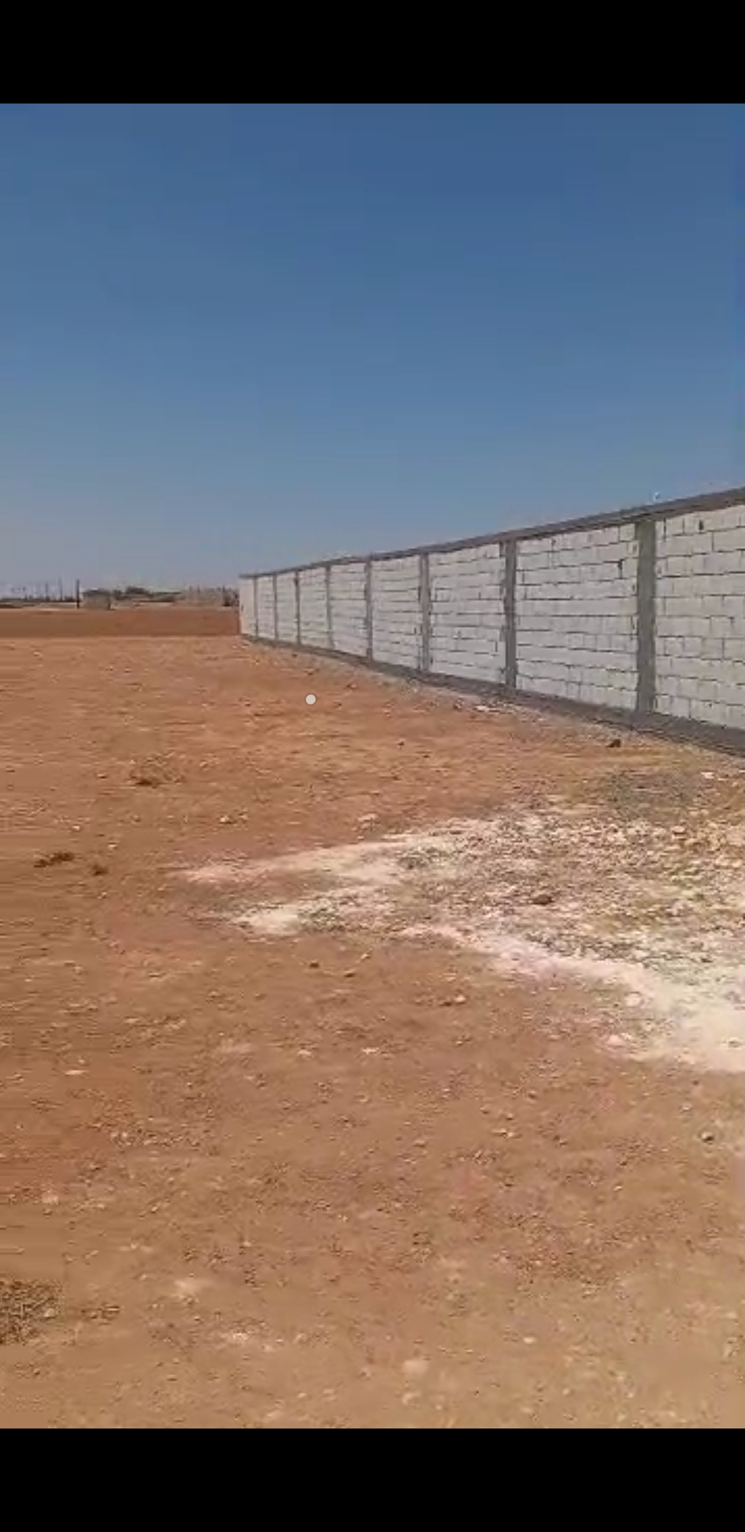 للبيع ارض بحلب منبج غرب ملعب الحسون 400 متر منطقة مزارع و فلل