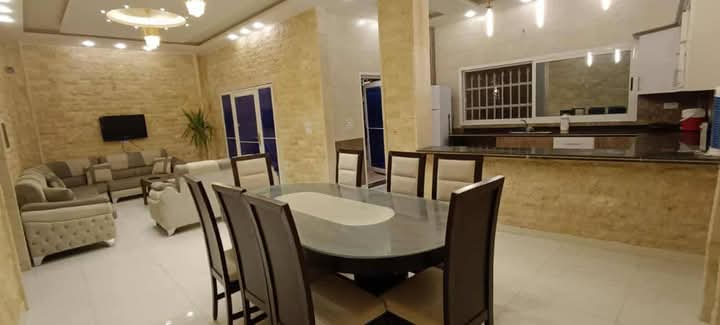 للبيع مزرعة ديلوكس 600م و بناء 120م غرفتين وصالون/طريق كفربو الجديد 