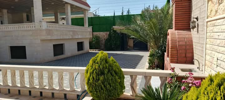 للبيع مزرعة ملكية طابقين 1000م و بناء 320م/10 غرف/حماه زهرة المدائن 
