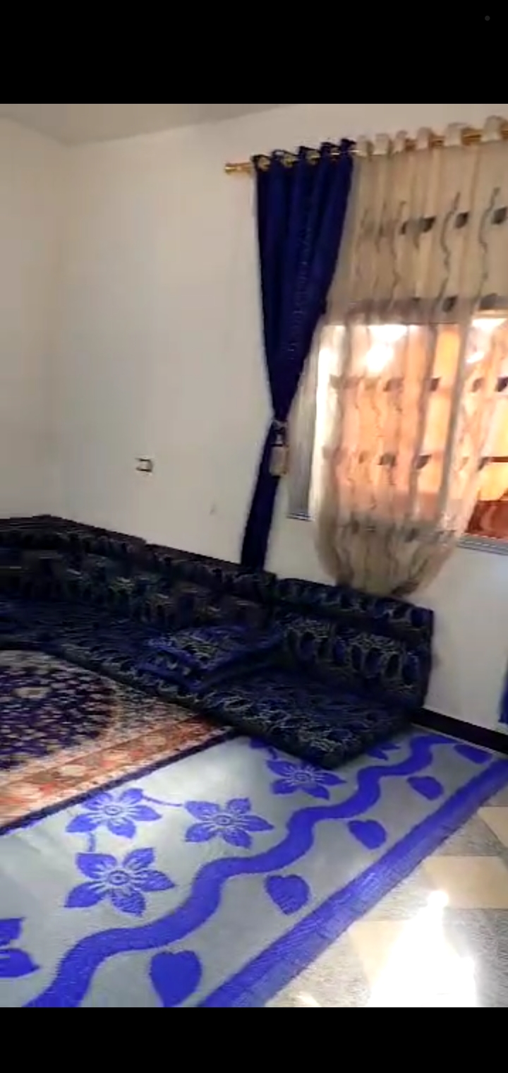للبيع بيت عربي 430م وبناء 140م/3 غرف+جنينة+جب/الدانا خلف كازية الحلاج
