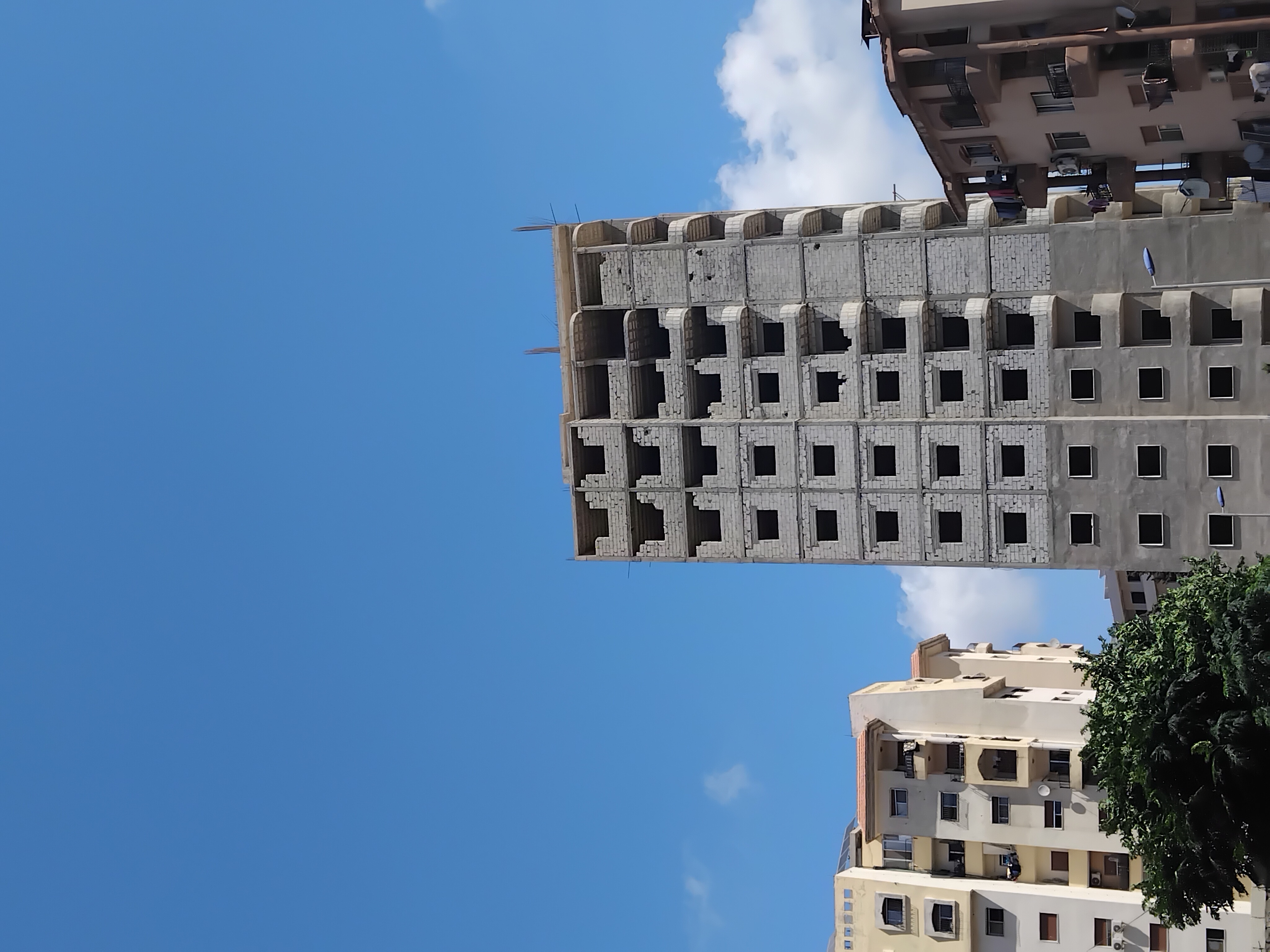 أمتلك شقة سكنية مخصصه  بناء حديث مصمم ضد الزلازل بأسعار منافسة 
