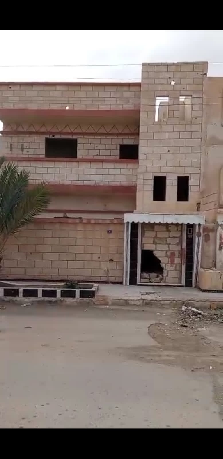 للبيع منزل عربي طابقين بريء الذمة