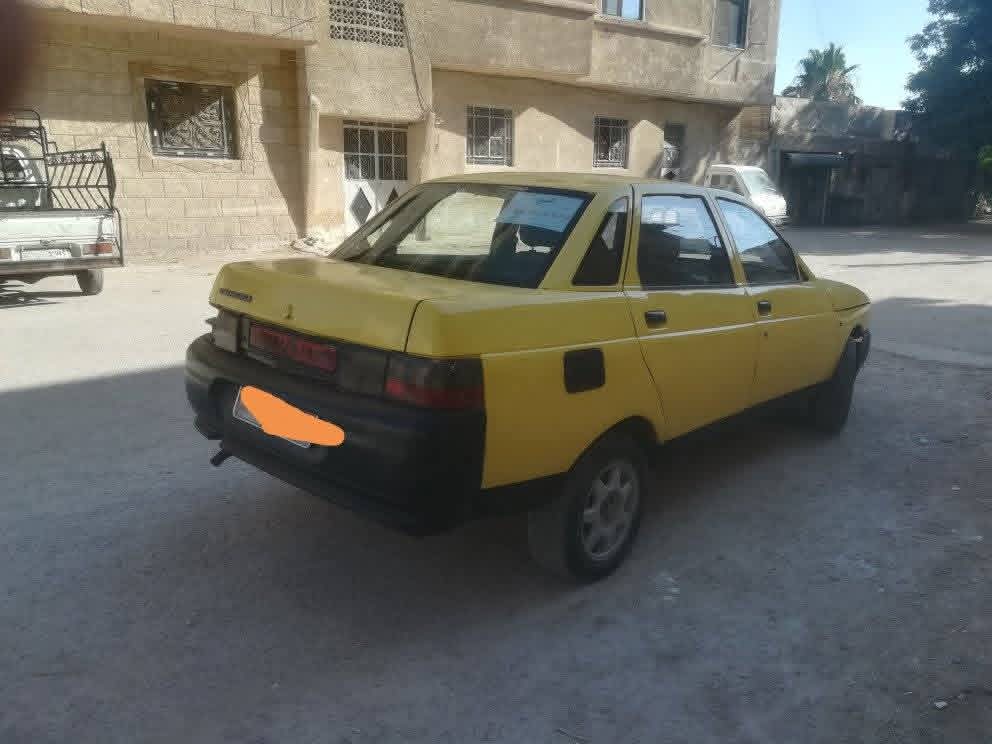 لادا ١١٠ بدها شوية شغل وفيها شوية تصفيح بالحديد