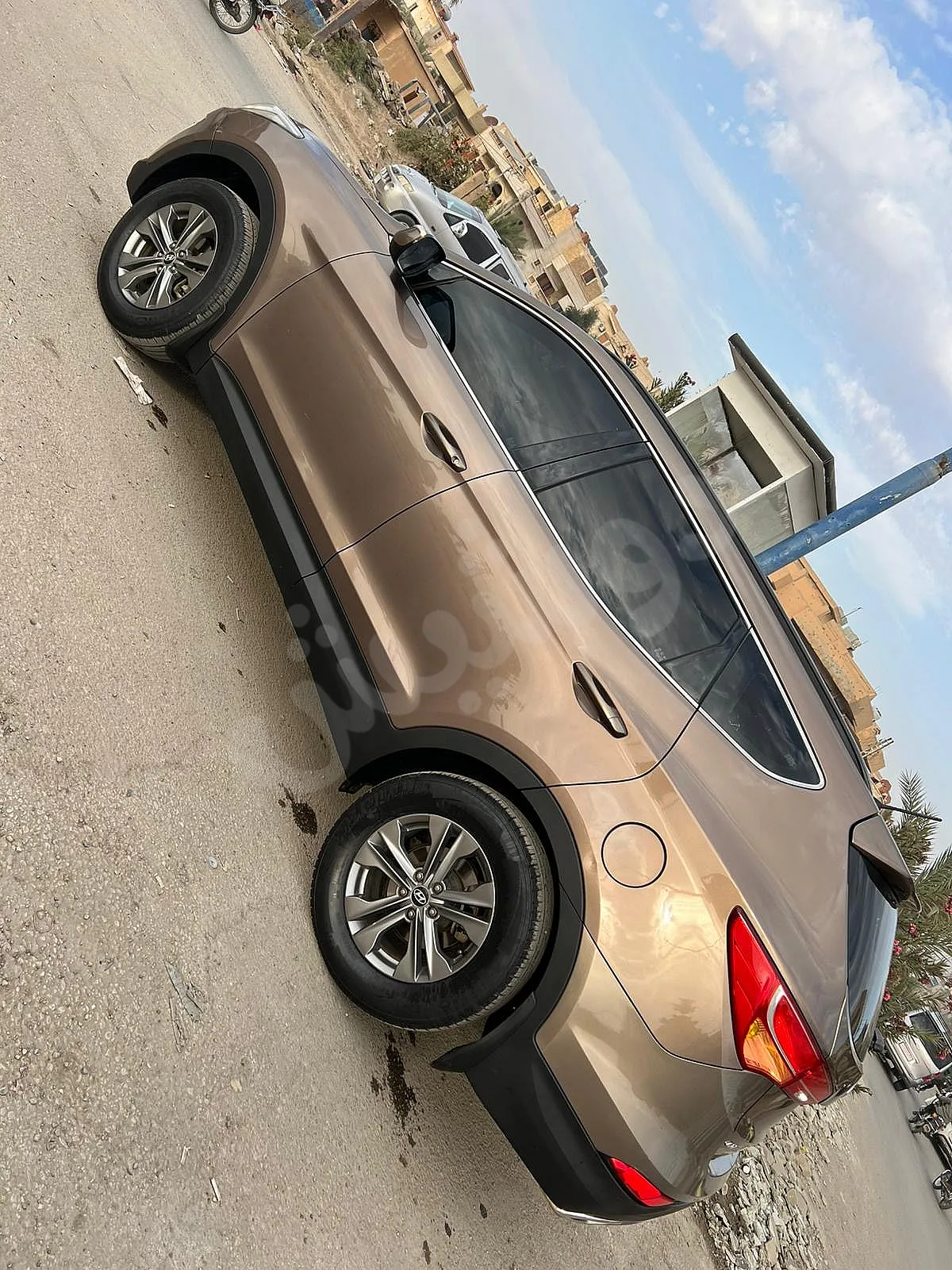 سنتافيه DM 2013 بنزين 4 سلندر 162.000 كم خالية العلام من برا ومن جوا