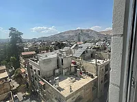 مكتب في الحلبوني بناء المحاميين مع مصعد طاقة شمسية
