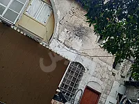 للبيع بيت عربي 200م² في ساروجة بدمشق مع 6 غرف 