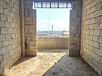 شقة سكنية مميزة مع سطح كامل الملكية