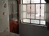 بيت عربي قديم الكسوة مكون من طابقين 