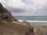 للبيع شمال اللاذقية ٣ دنم عالبحر مباشر
