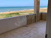 للبيع شاليه نسق اول طابق تالت شاطىء رملي اطلالة ساحرة