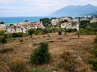 أرض للبيع في رأس البسيط بإطلالة بحرية جبلية مميزة.🌊🏞️