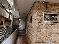 عمارة في منتجع المحبة مكونة من ٣ شاليهات إكساء حجر ممتاز