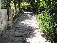 للبيع ارض على طريق بيروت القديم