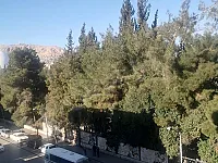 للبيع شقة برامكة طابق ٣ مساحة ١٨٠متر طابو أخضر ٢٤٠٠ 