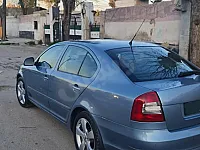 للبيع سكودا اوكتافيا رمش لون بحري قمة في النظافة