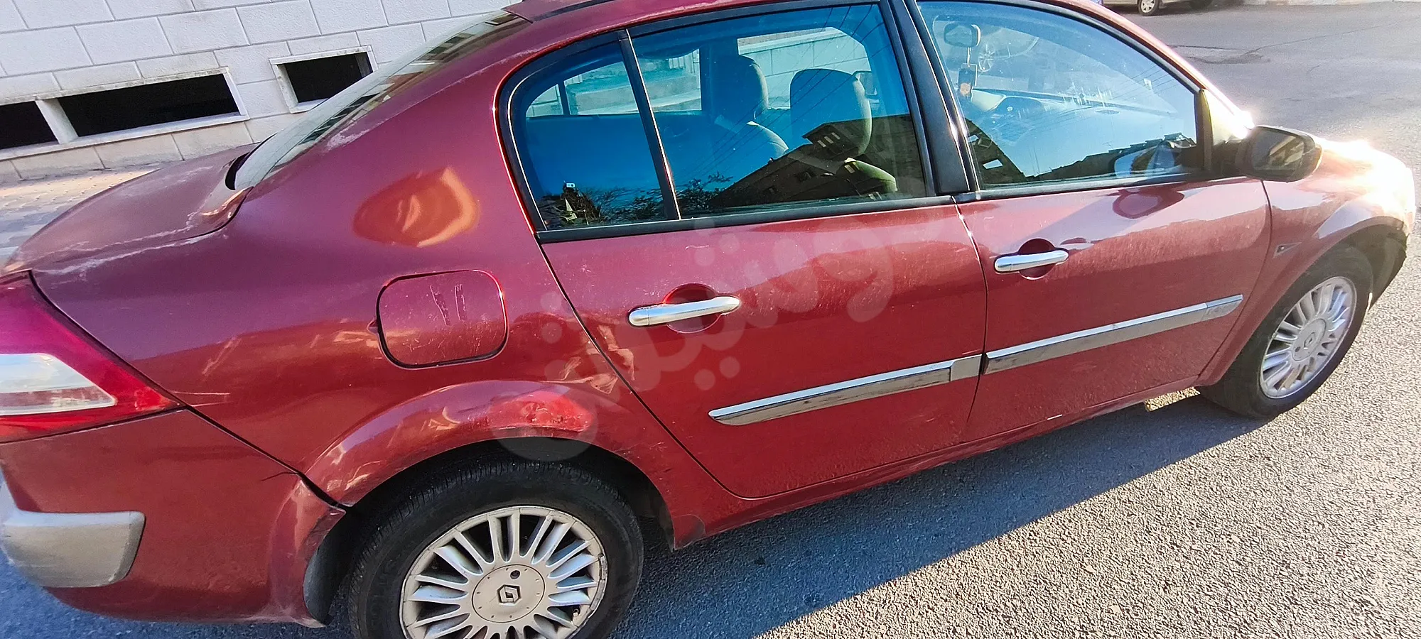 رينو ميغان 2007 فتحة سقف للبيع بسعر 4200$