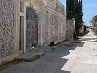 فيلا للبيع تسليم سبر عل مفتاح طريق لمطار مساحة دنم بموقع مخدم