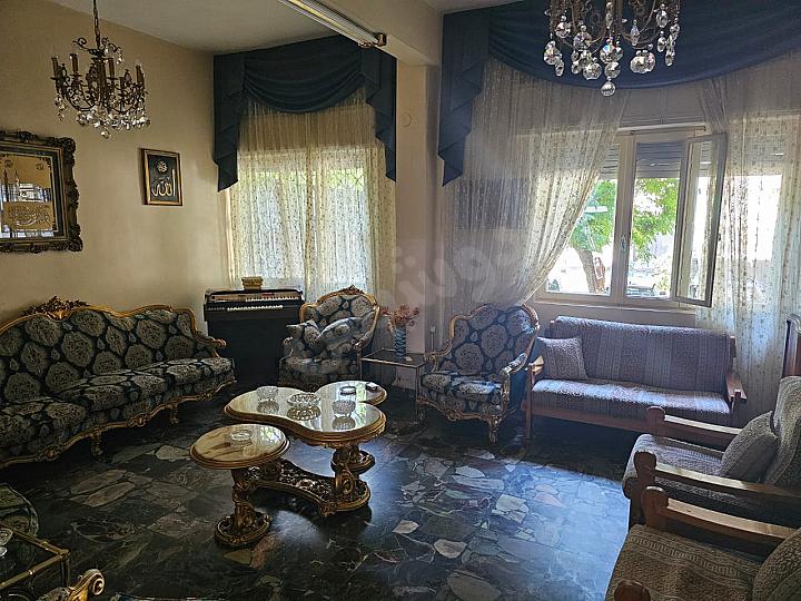 شقة للبيع في المزرعة - دمشق، 5 غرف، موقف سيارات، 299,000$