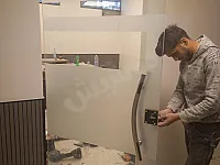 🪞 مرايا عصرية وتصاميم زجاج تضيف فخامة لمنزلك ✨