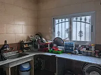 للبيع بيت عربي بحي الورود مساحة 130 م اكساء ممتاز