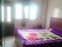 بيت عربي طابقين مساحته 285متر سبينه موقف ابوعارف شارع خزان المياه 