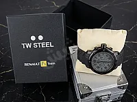ساعة رجالية مرتّبة من شركة TW Steel الهولندية،