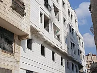 شقة  عل عضم اكساء 40% خلف جامع يونس اغا سعر 75 الف وبازار حلو 