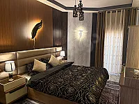 شقة VIP فندقية فاخرة بتصميم حديث عصري عالمي، أثاث جديد وديكو راقي