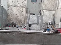 للبيع شقةطابق ارضي اكساءجيدوسطح الاول فني ومايعلوه بجورةالشياح   
