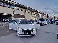 سيارة هايبرد بيضاء جاهزية ممتازة