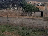 للبيع ارض على استراد الزبداني مباشرة 
