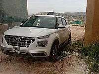 سيارة حديثة واقتصادية جدا 