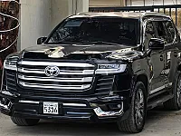 تويوتا لاند كروزر 2025 للإيجار في دمشق - SUV أسود