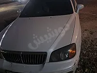 للبيع سيارة هونداي ازيرا خاليه برا وجوا وكفاله 