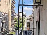 للبيع بيت بمساحة ٢٤٠ متر في العزيزية قريب على سينما أوغاريت