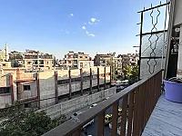 للبيع شقة خلق مدرسة صالح الشاطر طرف الشارع 143,000 وسكرة