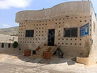 للأجار مزرعة و مسبح الليث مخدمة و مجهزة بالكامل/إدلب دركوش 