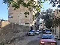 للبيع بيت بالمهاجرين جادة6 مع عفش أوبدون 0930252075 وتس 0967210659