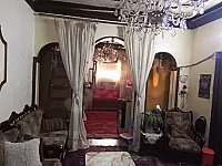 للبيع شقه في دمشق ركن الدين شارع اسد الدين موقع مميز اكساء جيد 