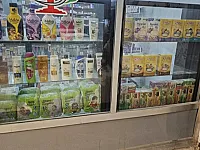 عالشارع العام مباشرة بعين ترما