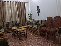 للبيع شقه بحي شارع الامين ساحه الملعب