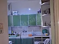 للبيع بيت نظيف بنزلة تلفون هوائي ٣ و صالون ط٢ مع مصعد