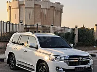 للبيع بسعر مميز لاند كروزر 2020