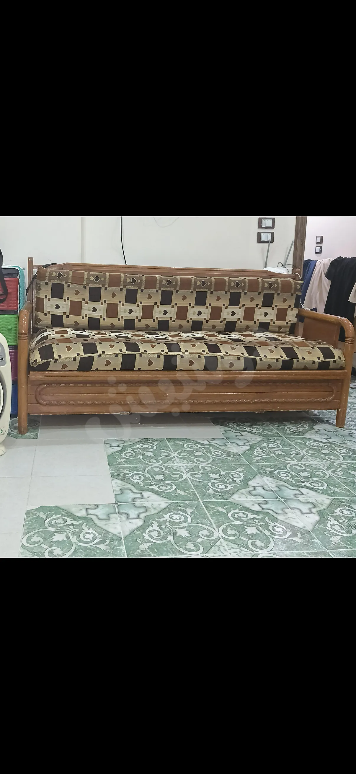 طقم صوفا خشب زان ثلاث قطع مستعمل في عين ترما