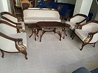 للبيع طقم البجعة مع طقم طاولات 