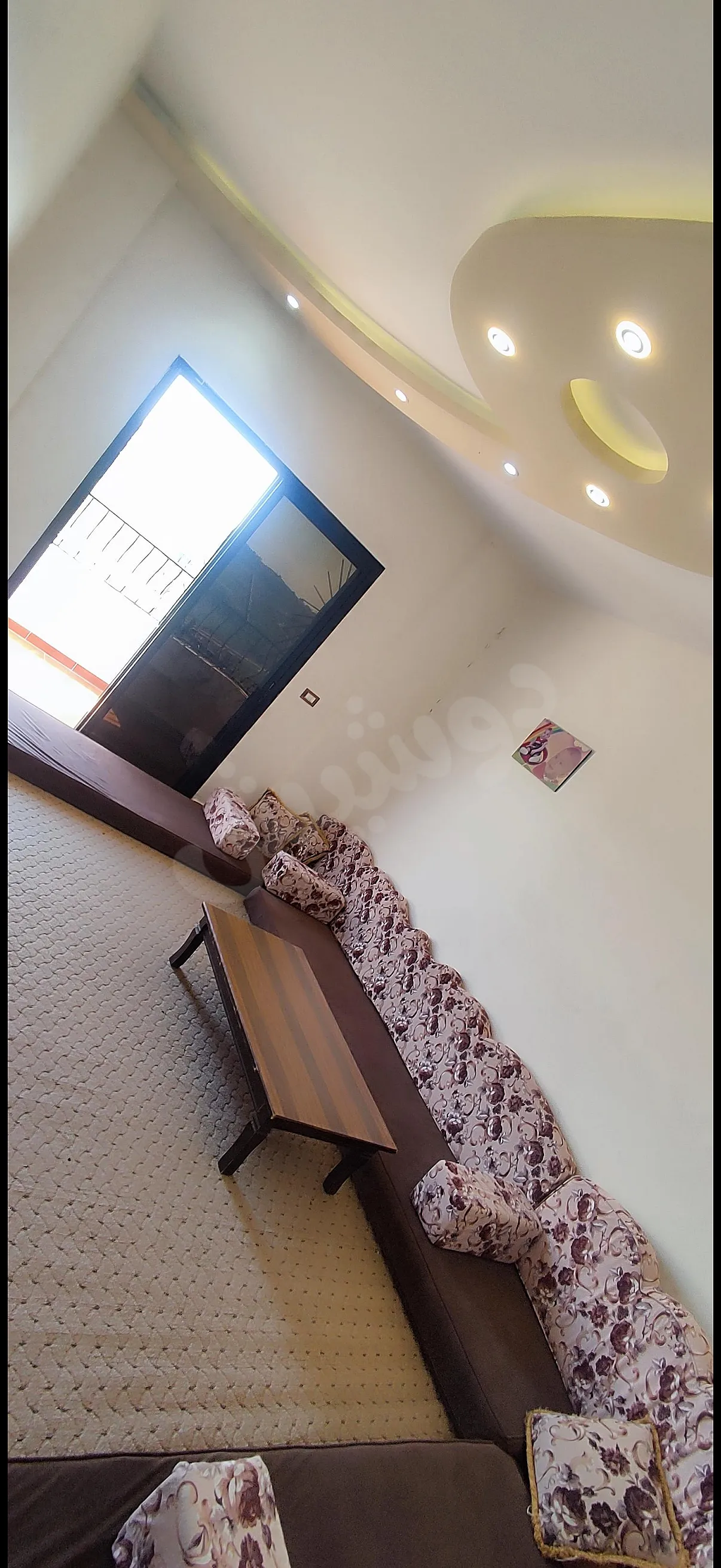 مدة عربية اسنفنج سوبر وجه تقيل سحاب لف استخدام شهرين بمليون ونص