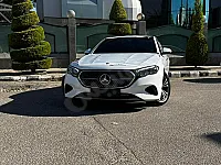 Mercedes-Benz E200